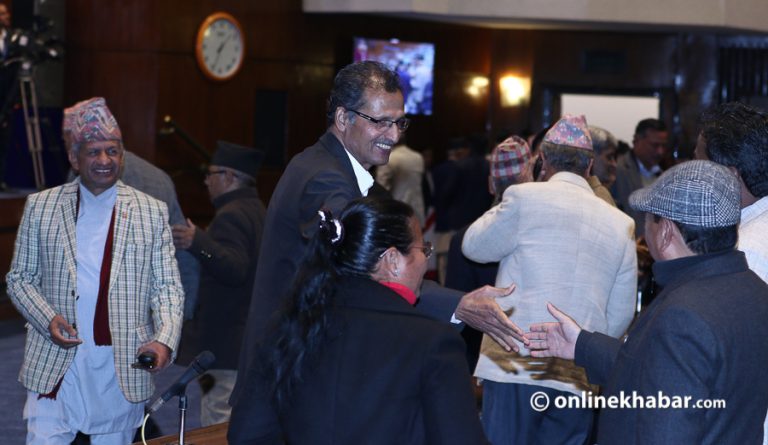 संसदमा अग्नि सापकोटालाई बधाई (फोटो फिचर)