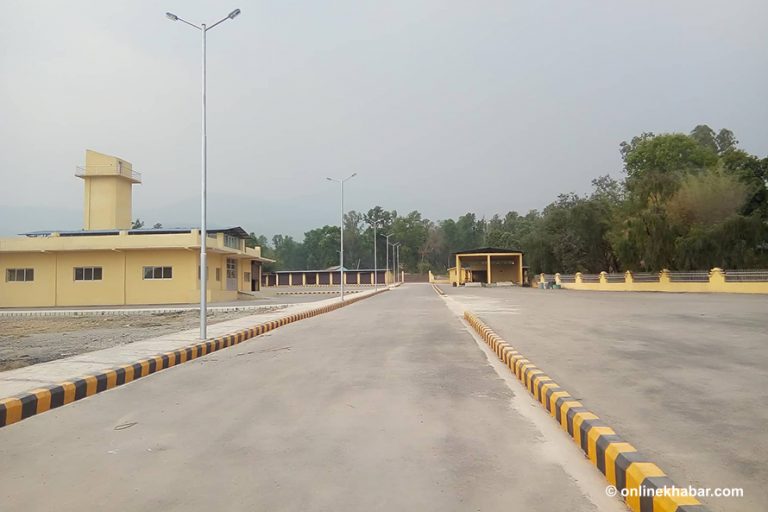 सुर्खेत बसपार्क निजी कम्पनीलाई जिम्मा दिन खोज्दा अदालत पुग्यो विवाद