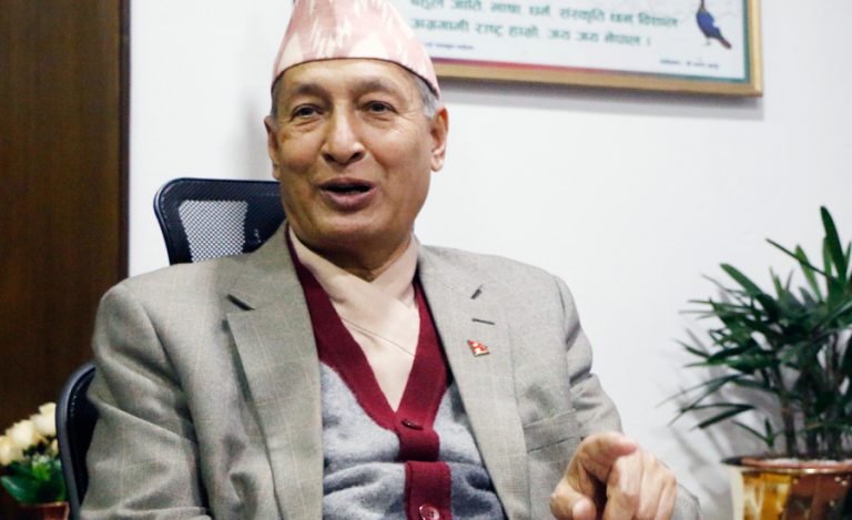 खतिवडाप्रति ठूला लगानीकर्ता नरम, साना र मझौला गरम