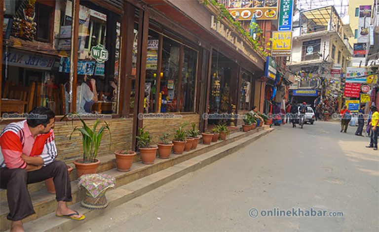 ठमेलका अधिकांश होटल रेष्टुराँ बन्द, कर्मचारीलाई बेतलबी बिदा