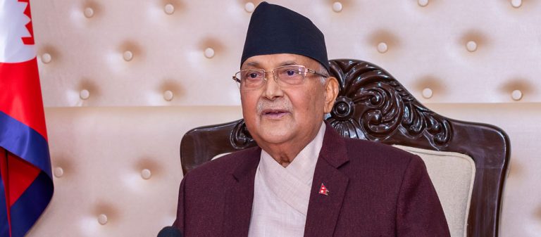 संकटका बेला प्रधानमन्त्री ओलीले खेलेको ‘फाउल’