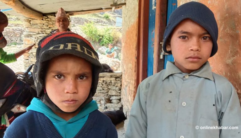 मुग्लानमा बुबा हराए, घरमा आमा बितिन्, तीन बालबालिकाको बिचल्ली
