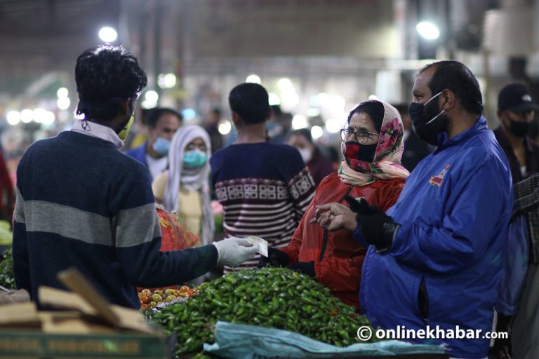 खेतदेखि उपभोक्ता बजारसम्म बिचौलियाको रजगज 