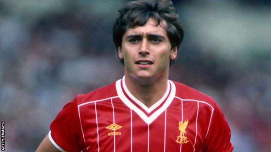 लिभरपुलका पूर्वस्ट्राइकर रोबिन्सनको निधन