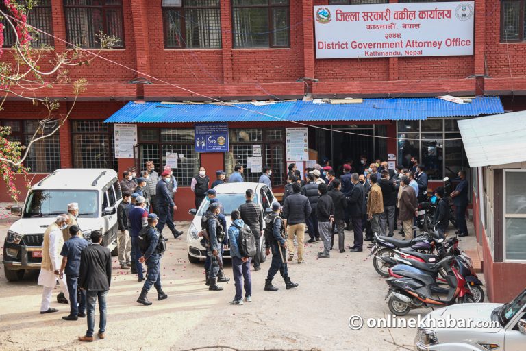 सरकारी वकिल कार्यालयले पनि लिएन सर्वेन्द्र र महेशविरुद्ध जाहेरी