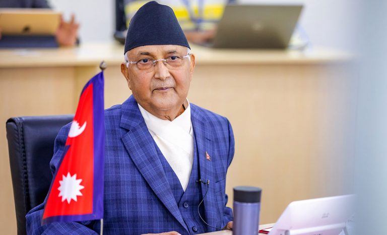 दल विभाजन खुकुलो पार्ने अध्यादेश : प्रधानमन्त्रीको एक तीर, दुई शिकार
