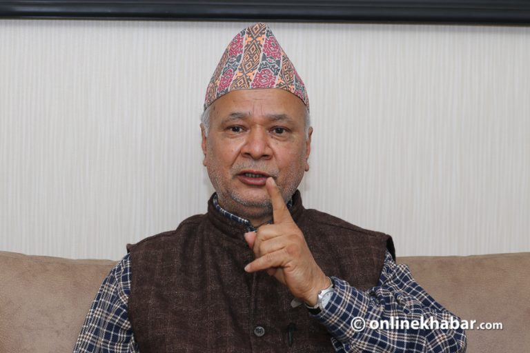 माधव नेपाल समूहले भन्यो : पार्टीलाई एकतावद्ध बनाउने भूमिका ओलीकै