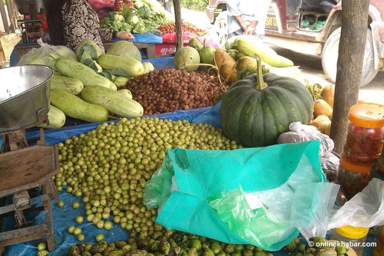 लालबन्दीबाट दुई अर्बको तरकारी निकासी