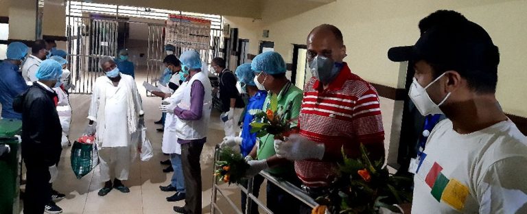 पर्सामा थप २१ जना कोरोनामुक्त, गण्डक अस्पतालबाट डिस्चार्ज