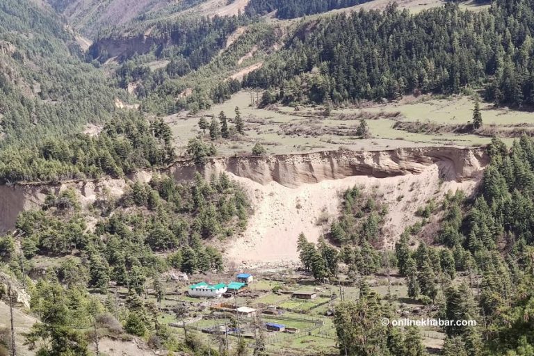 छाङ्गरु र तिङ्करमा खाद्यान्न अभाव : चामल प्रतिकेजी २५०