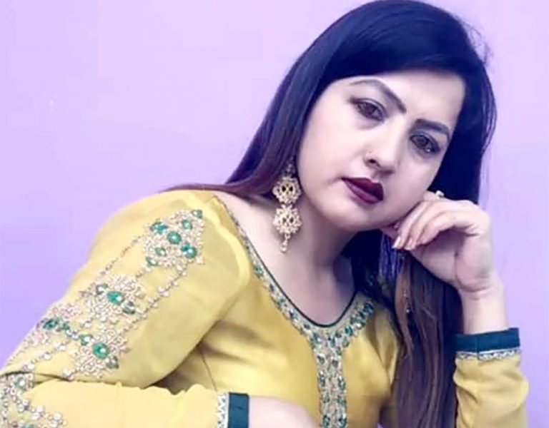 नेतागण ! हस् त नमस्कार !