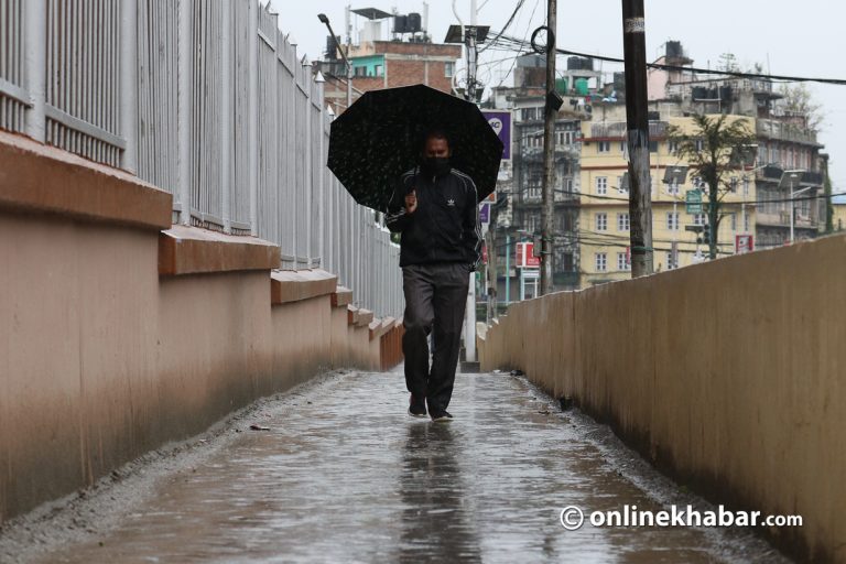 १०६ केन्द्रमा वर्षाले सतर्कताको तह नाघ्यो