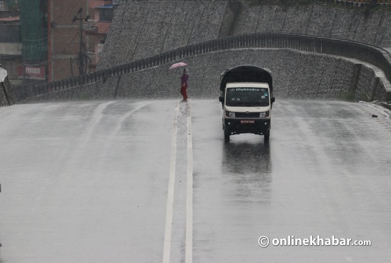 आज हल्कादेखि मध्यम वर्षाको सम्भावना