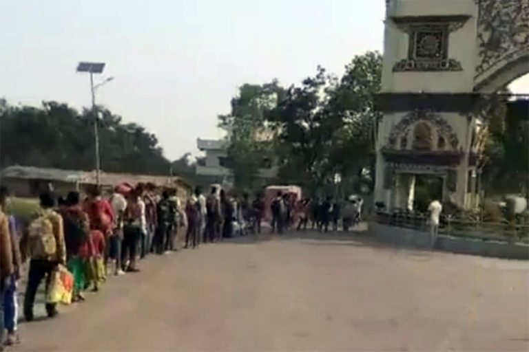 रक्सौलमा अलपत्र नेपालीलाई वीरगञ्ज भित्र्याइयो