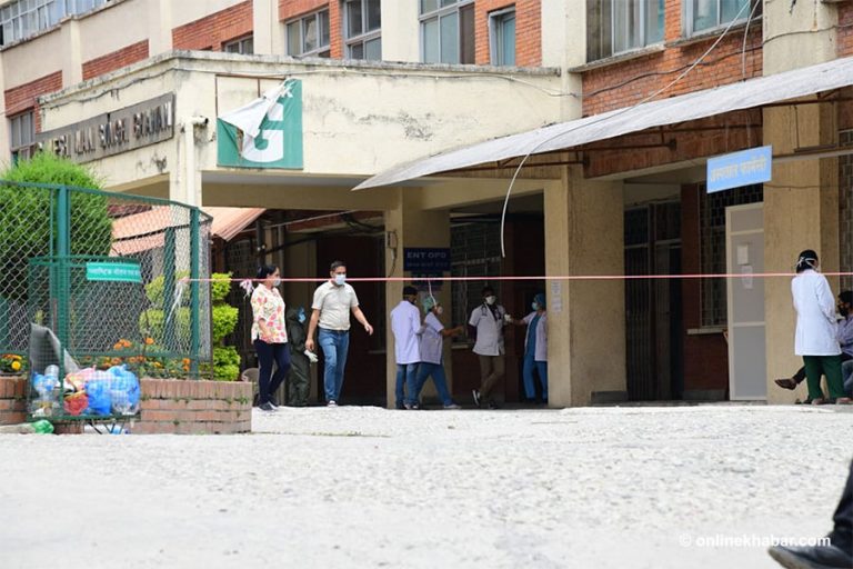 शिक्षण अस्पतालका थप ४ जना स्वास्थ्यकर्मीमा संक्रमण