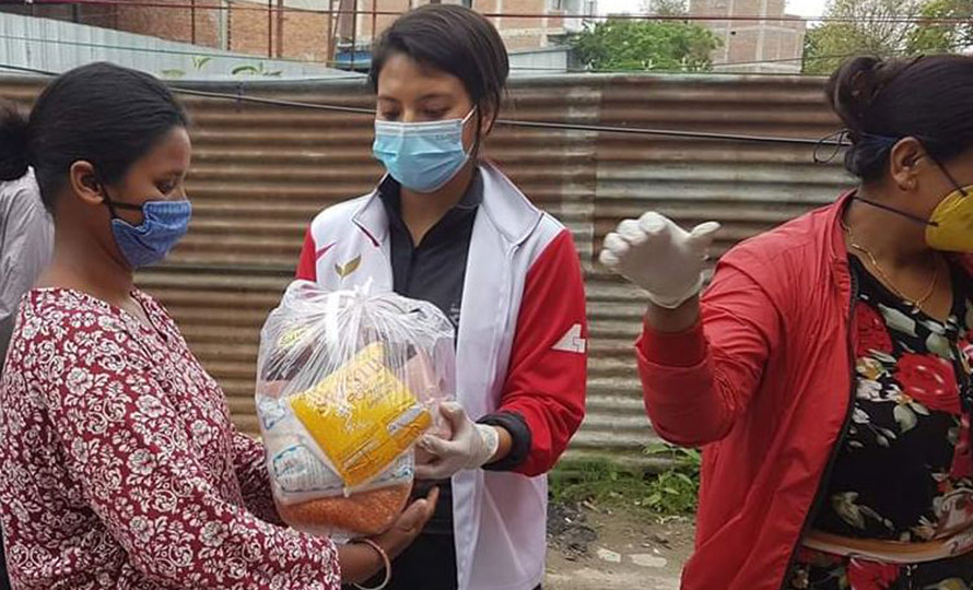 मनकारी खेलाडी : पुरस्कारको रकमबाट विपन्नलाई राहत
