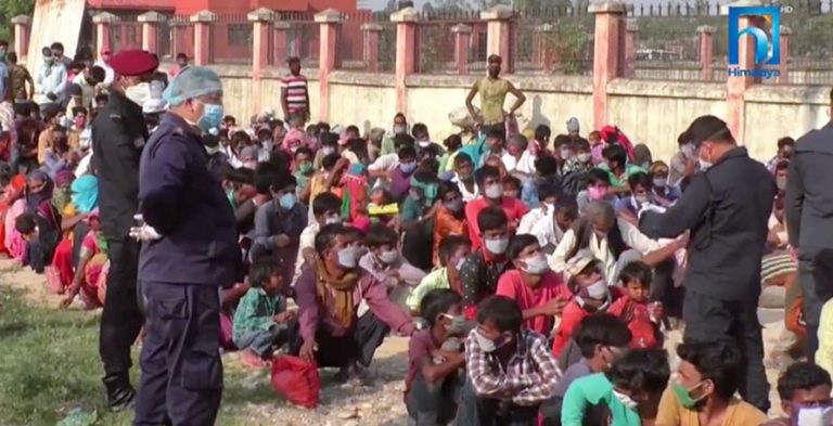 मध्यरातमा नेपाल र भारतका नागरिक आदानप्रदान