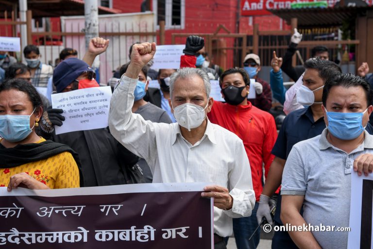 दलित युवक हत्याको विरोधमा बाबुराम भट्टराई सडकमा