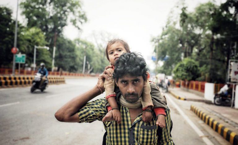 कोरोना र लकडाउन : घर फर्कि‌ंदा ज्यान गुमाएका भारतीय मजदुरहरू