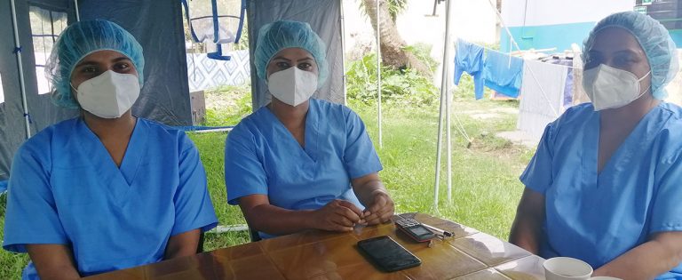 फ्रन्टलाइनमा नेपाली नर्स : छिमेकीले घर नआऊ भने, छोराहरू भोकै छन् कि भनेर चिन्ता लाग्छ