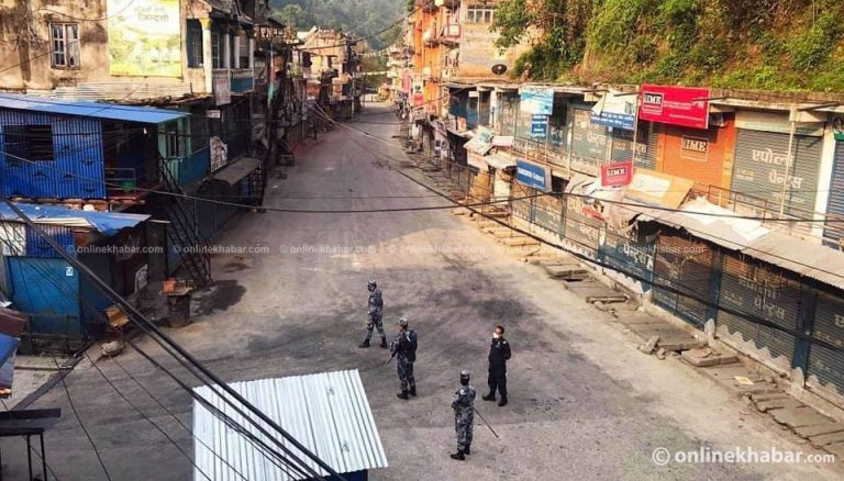 सिन्धुपाल्चोकका ४ वडा र स्वास्थ्य चौकी सिल, बाह्रबिसे बजार पनि बन्द