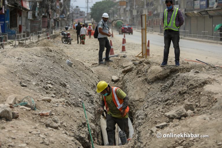 असारदेखि भदौसम्म सडक खन्न र भत्काउन रोक