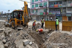 वर्षाभरि सडक खन्न सडक डिभिजन हेटौंडाको रोक