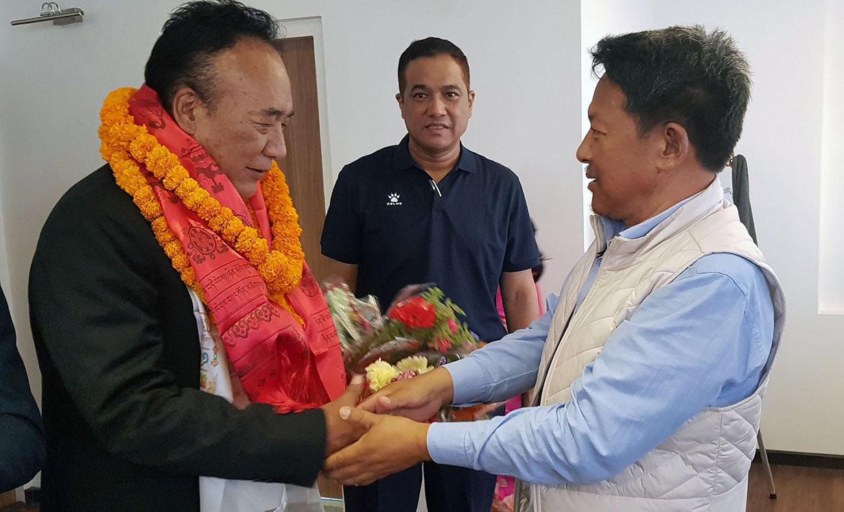 तेस्रो पटक मानार्थ अध्यक्ष बनेका घलेलाई एन्फामा स्वागत