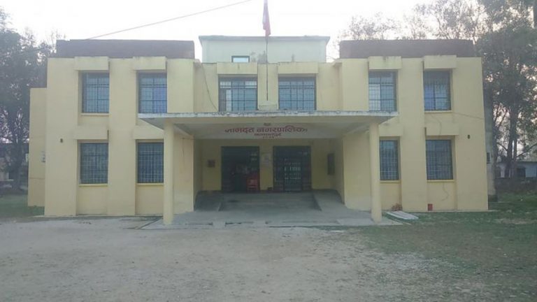 पीसीआर मेसिन खरिद गर्दै भीमदत्त नगरपालिका