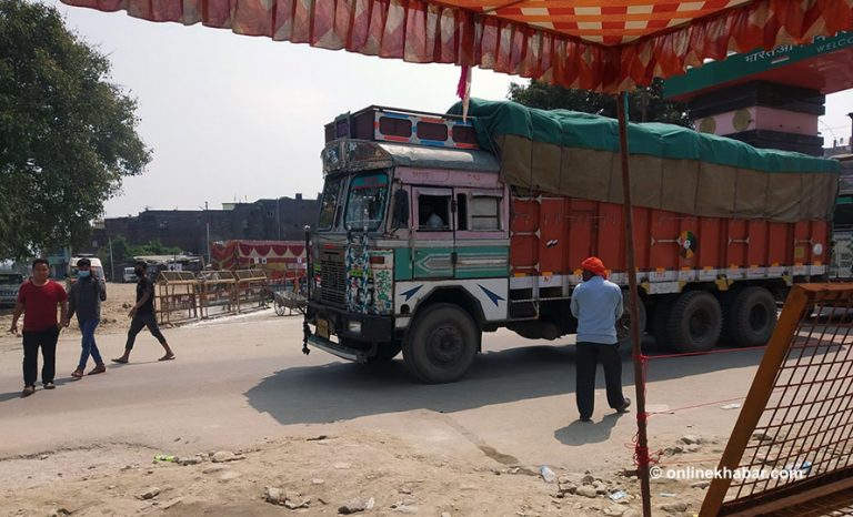 भारतीय अवरोधले कुहिने अवस्थामा पुग्यो ८०० टन जडीबुटी