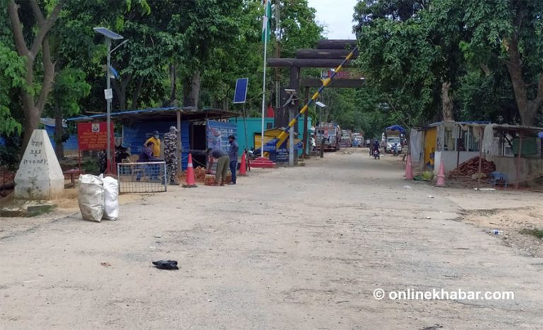मौसम सुधार भएसँगै गड्डाचौकी नाकामा आवागमन सहज