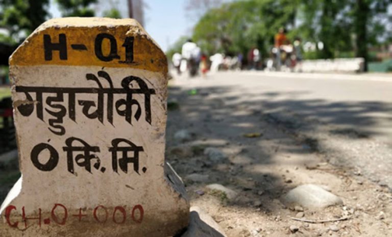कञ्चनपुरको सीमानाका गड्डाचौकी हुँदै भारत आवतजावतमा रोक