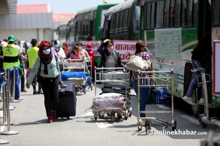 हजारौं श्रमिक ऋण काढेर फर्किए, निःशुल्क उद्धार पाउने १५६ जना मात्र
