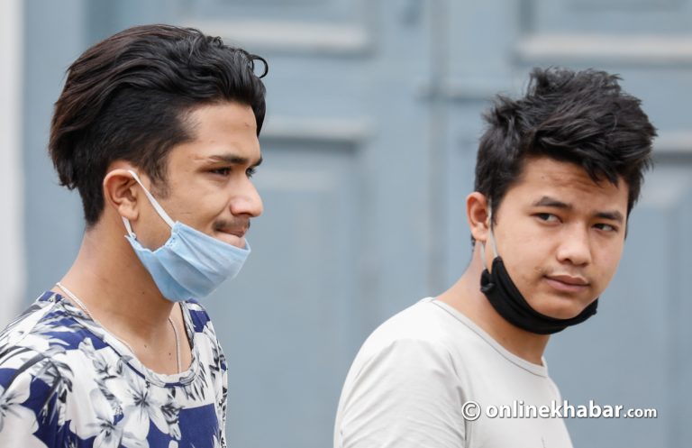 न मास्क लगाउन जान्यौं, न सेनिटाइजर प्रयोग गर्न