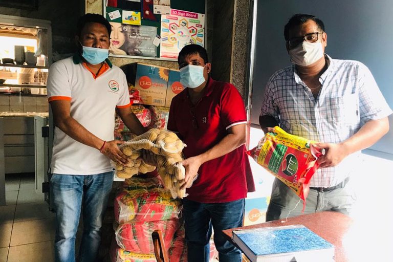 सेन्चुरी र आईएमईद्वारा युएईमा रहेका नेपालीलाई राहत