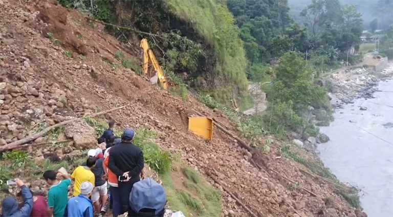 बागलुङ बाढीपहिरो : मृतकको संख्या १२ पुग्यो, अझै एक जना बेपत्ता