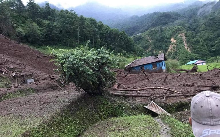 सिन्धुपाल्चोकको भोटेकोशी गाउँपालिकामा दुई घर पुरिए, ५ बेपत्ता