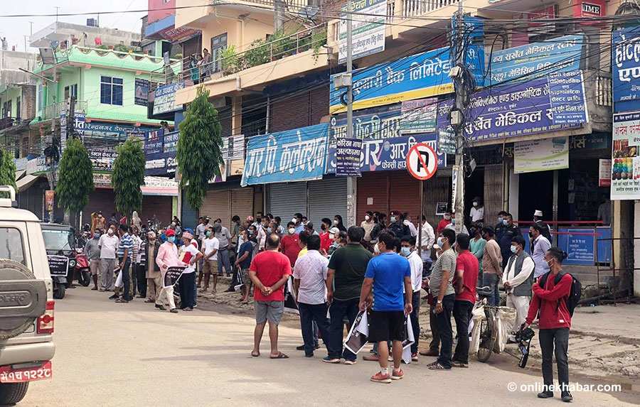 व्यवसायीले बन्द गराए वीरेन्द्रनगर बजार