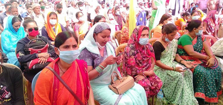 कोरोनाको जोखिमलाई बेवास्ता गर्दै सिरहामा जसपाको सभा