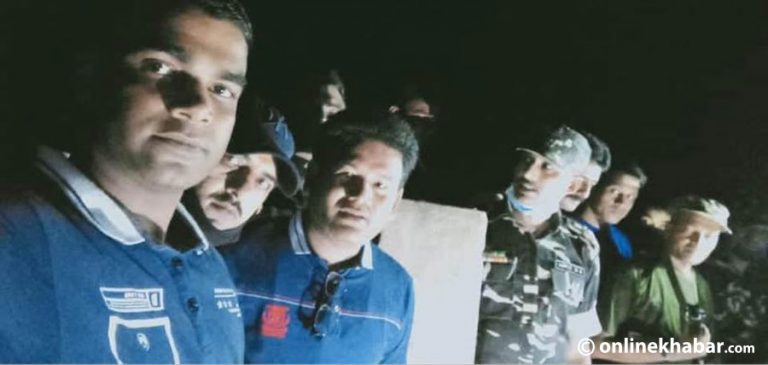 उखेलिएको सीमा स्तम्भ गाडियो, सीता गुफा प्रवेशमा रोक
