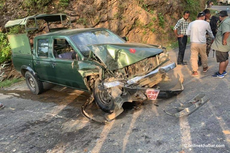 गोरखामा टिपरले सेनाको गाडीलाई ठक्कर दियो, पाँच सैनिक घाइते