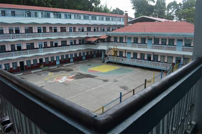 वार्षिक र छात्रावास शुल्क नलिने कालिङपोङको एक स्कुलको घोषणा