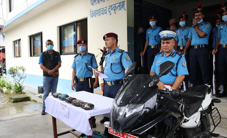 मकवानपुरबाट ५ केजी अफिम बरामद