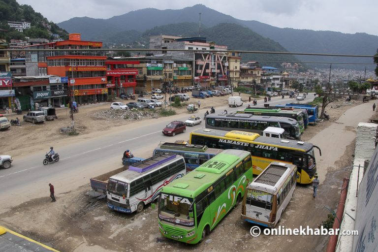 व्यवसायीको चेतावनी-सार्वजनिक सवारी नखोले आफैं चलाउँछौं