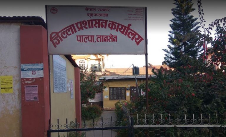 पाल्पामा पनि अत्यावश्यक बाहेकका गाडी चलाउन रोक  