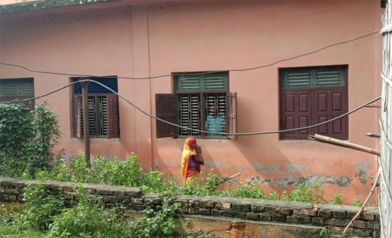 सिराहाको विद्यालयमा आइसोलेसन, न चर्पी न पानी