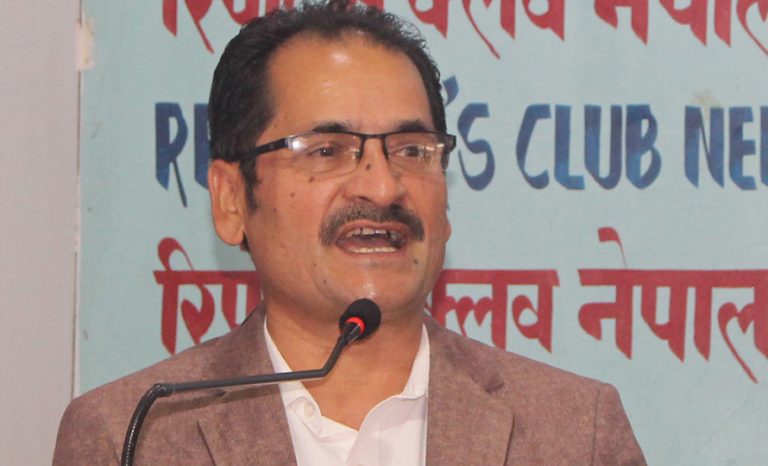 म ओलीको पक्षमा लागेको छैन : मणि थापा