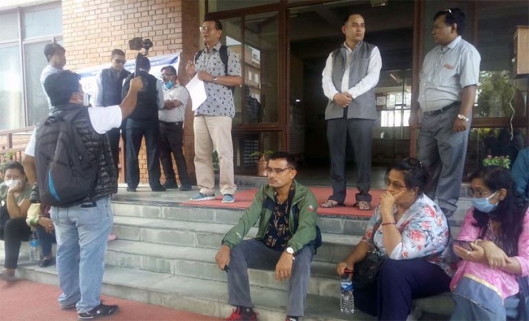 वैशाखदेखिको तलब सरकारले व्यहोर्नुपर्ने बोर्डिङका शिक्षकको माग