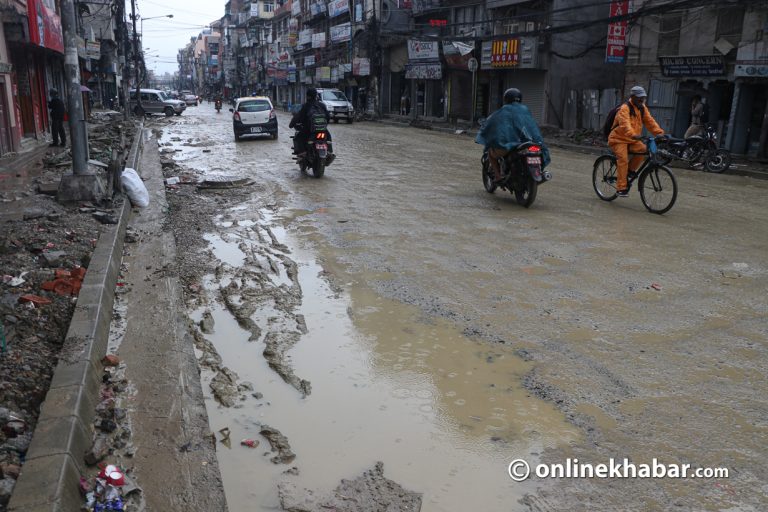‘मन्त्रीज्यू, काठमाडौंका सडकमा हिँड्न सकिएन’