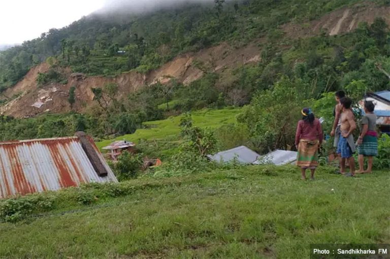 अर्घाखाँची शितगंगाको पहिरोले डेढ दर्जन परिवार विस्थापित